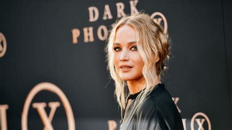 Jennifer Lawrence on nude photo hacking scandal: My trauma。